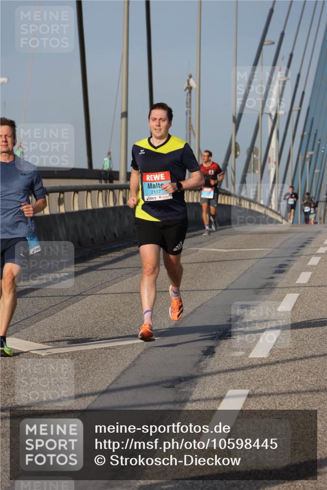 03.10.2026 - Köhlbrandbrückenlauf Strokosch-Dieckow http://msf.ph/oto/10598445 03.10.2026 09:33:54 Position 2 2117 meine-sportfotos.de