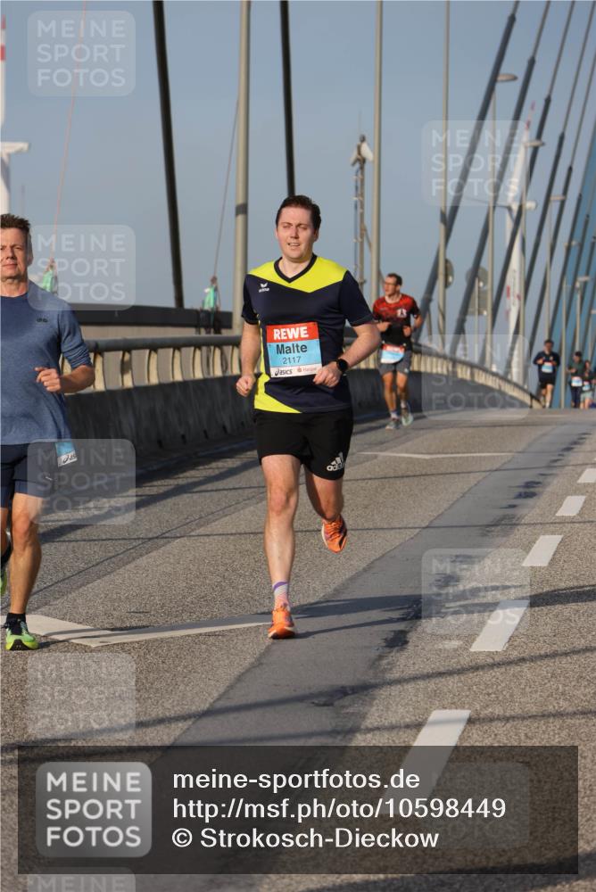 03.10.2026 - Köhlbrandbrückenlauf Strokosch-Dieckow http://msf.ph/oto/10598449 03.10.2026 09:33:54 Position 2 2117 meine-sportfotos.de