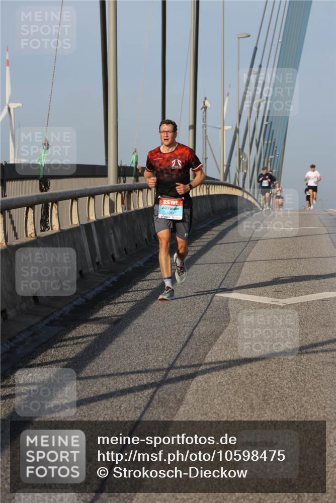 03.10.2026 - Köhlbrandbrückenlauf Strokosch-Dieckow http://msf.ph/oto/10598475 03.10.2026 09:34:03 Position 2 1097 meine-sportfotos.de