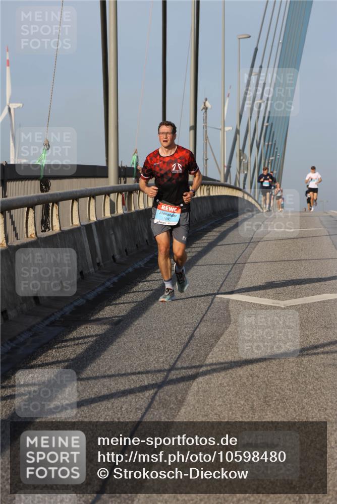 03.10.2026 - Köhlbrandbrückenlauf Strokosch-Dieckow http://msf.ph/oto/10598480 03.10.2026 09:34:03 Position 2 1097 meine-sportfotos.de