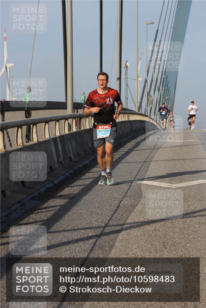 03.10.2026 - Köhlbrandbrückenlauf Strokosch-Dieckow http://msf.ph/oto/10598483 03.10.2026 09:34:03 Position 2 1097 meine-sportfotos.de