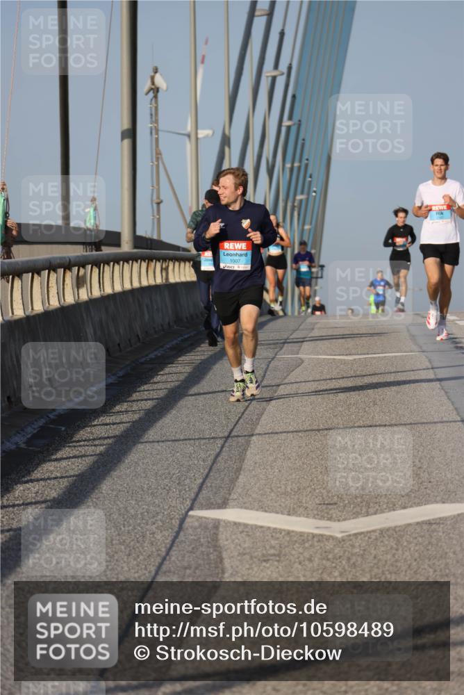 03.10.2026 - Köhlbrandbrückenlauf Strokosch-Dieckow http://msf.ph/oto/10598489 03.10.2026 09:34:15 Position 2 1007 meine-sportfotos.de