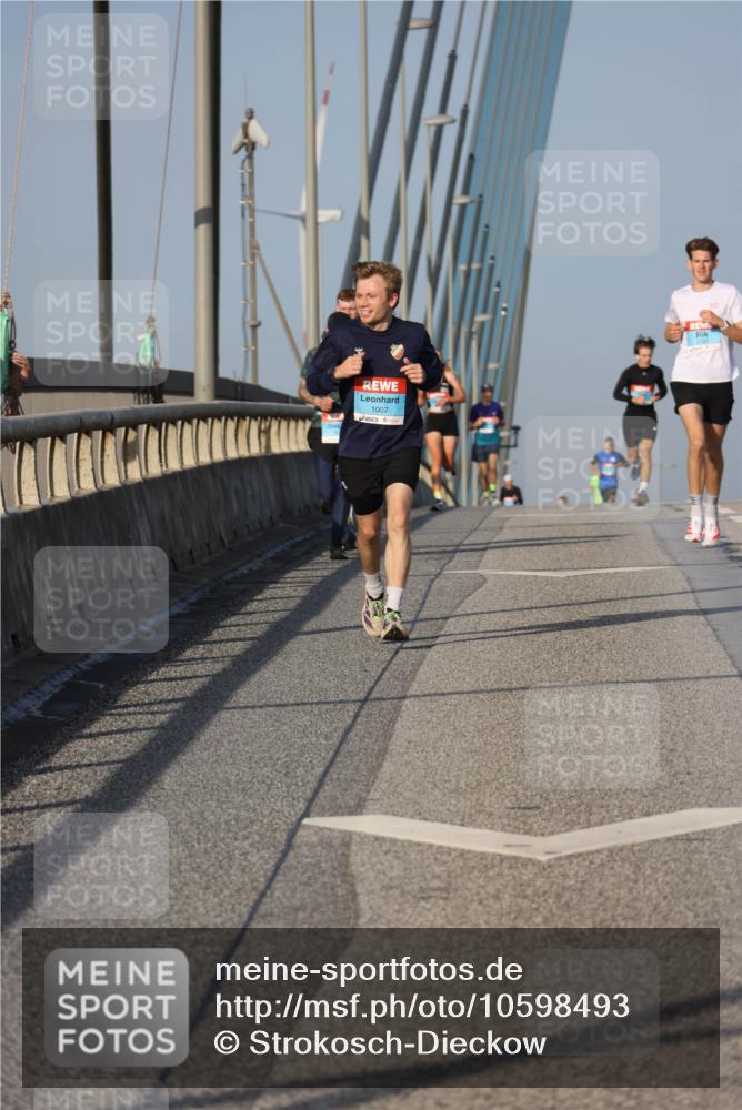 03.10.2026 - Köhlbrandbrückenlauf Strokosch-Dieckow http://msf.ph/oto/10598493 03.10.2026 09:34:15 Position 2 1007 meine-sportfotos.de