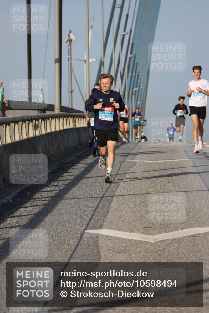03.10.2026 - Köhlbrandbrückenlauf Strokosch-Dieckow http://msf.ph/oto/10598494 03.10.2026 09:34:15 Position 2 1007 meine-sportfotos.de