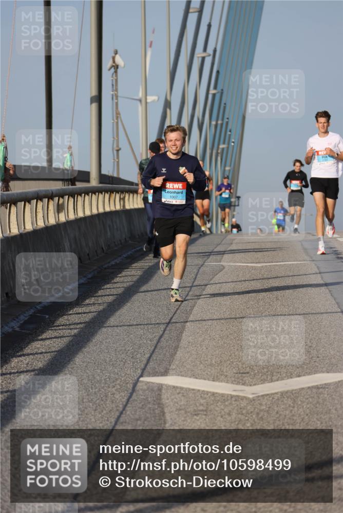 03.10.2026 - Köhlbrandbrückenlauf Strokosch-Dieckow http://msf.ph/oto/10598499 03.10.2026 09:34:15 Position 2 1007 meine-sportfotos.de