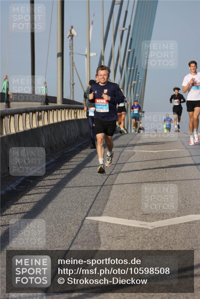 03.10.2026 - Köhlbrandbrückenlauf Strokosch-Dieckow http://msf.ph/oto/10598508 03.10.2026 09:34:15 Position 2 1007 meine-sportfotos.de
