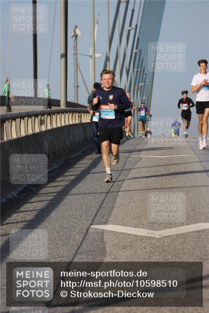 03.10.2026 - Köhlbrandbrückenlauf Strokosch-Dieckow http://msf.ph/oto/10598510 03.10.2026 09:34:15 Position 2 1007 meine-sportfotos.de