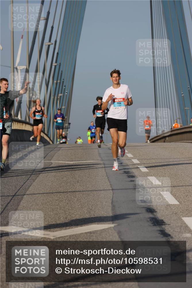03.10.2026 - Köhlbrandbrückenlauf Strokosch-Dieckow http://msf.ph/oto/10598531 03.10.2026 09:34:18 Position 2 2183 meine-sportfotos.de