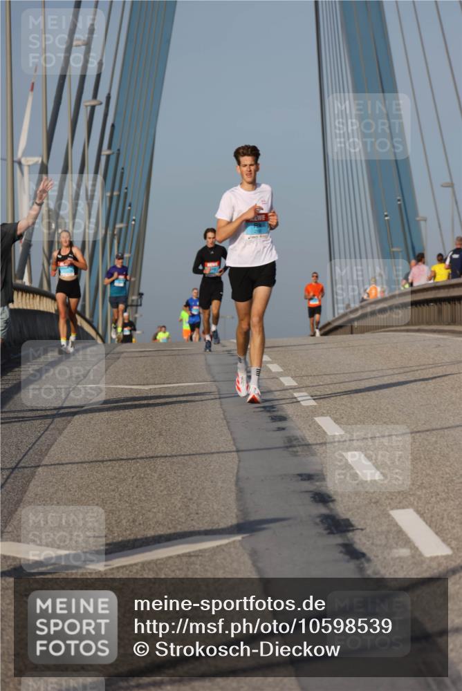 03.10.2026 - Köhlbrandbrückenlauf Strokosch-Dieckow http://msf.ph/oto/10598539 03.10.2026 09:34:18 Position 2  meine-sportfotos.de