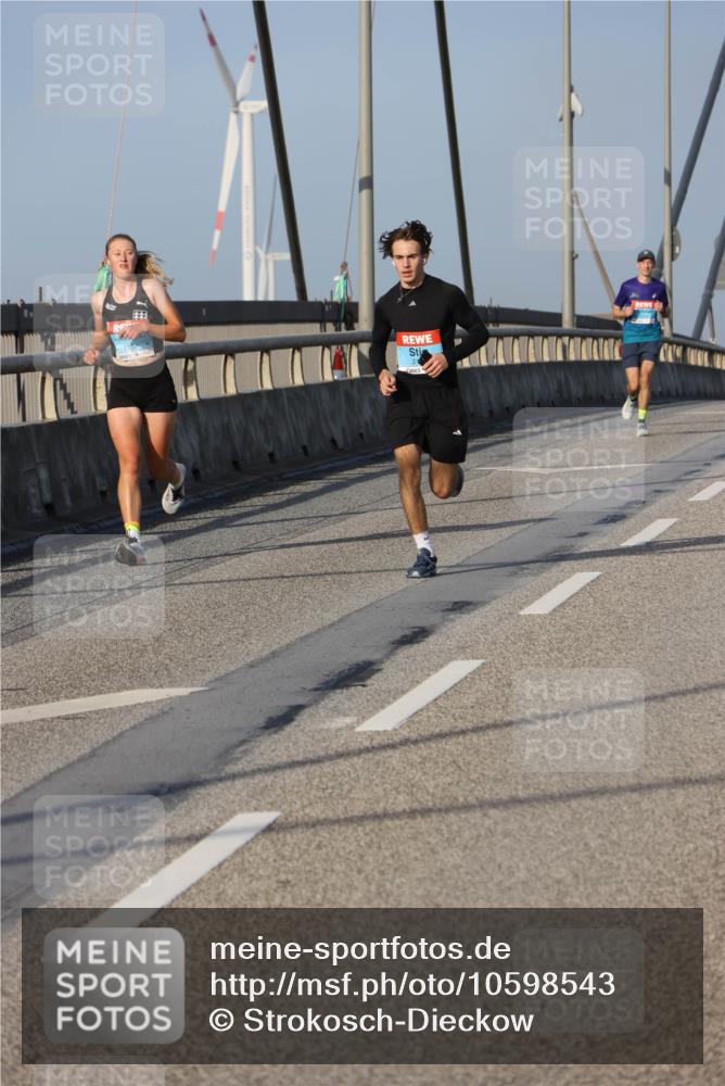 03.10.2026 - Köhlbrandbrückenlauf Strokosch-Dieckow http://msf.ph/oto/10598543 03.10.2026 09:34:27 Position 2 1507 meine-sportfotos.de