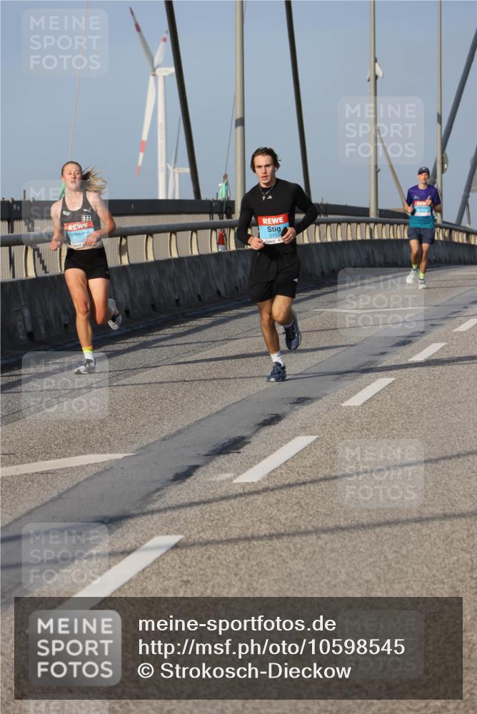 03.10.2026 - Köhlbrandbrückenlauf Strokosch-Dieckow http://msf.ph/oto/10598545 03.10.2026 09:34:27 Position 2 1507, 2153 meine-sportfotos.de