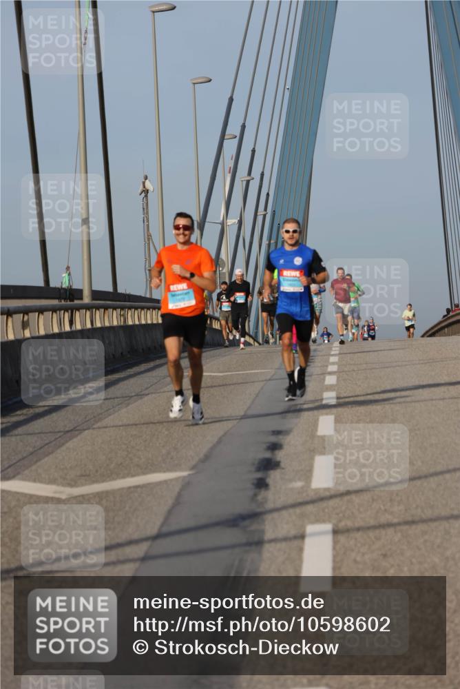 03.10.2026 - Köhlbrandbrückenlauf Strokosch-Dieckow http://msf.ph/oto/10598602 03.10.2026 09:34:43 Position 2  meine-sportfotos.de