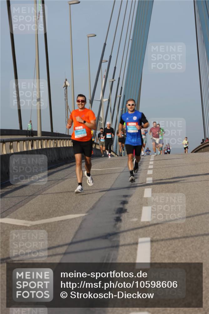 03.10.2026 - Köhlbrandbrückenlauf Strokosch-Dieckow http://msf.ph/oto/10598606 03.10.2026 09:34:43 Position 2  meine-sportfotos.de