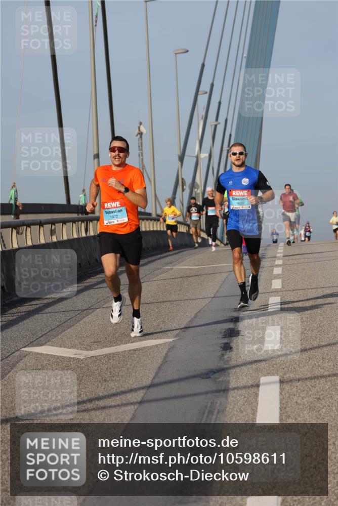 03.10.2026 - Köhlbrandbrückenlauf Strokosch-Dieckow http://msf.ph/oto/10598611 03.10.2026 09:34:45 Position 2 1972, 1823 meine-sportfotos.de