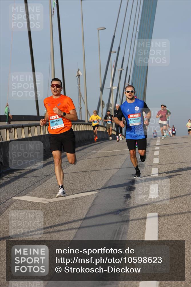 03.10.2026 - Köhlbrandbrückenlauf Strokosch-Dieckow http://msf.ph/oto/10598623 03.10.2026 09:34:45 Position 2 1972, 1823 meine-sportfotos.de