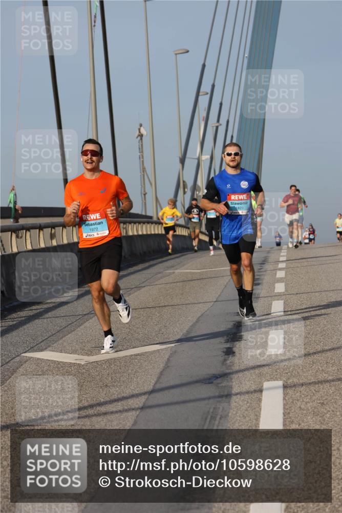 03.10.2026 - Köhlbrandbrückenlauf Strokosch-Dieckow http://msf.ph/oto/10598628 03.10.2026 09:34:45 Position 2 1972, 1823 meine-sportfotos.de