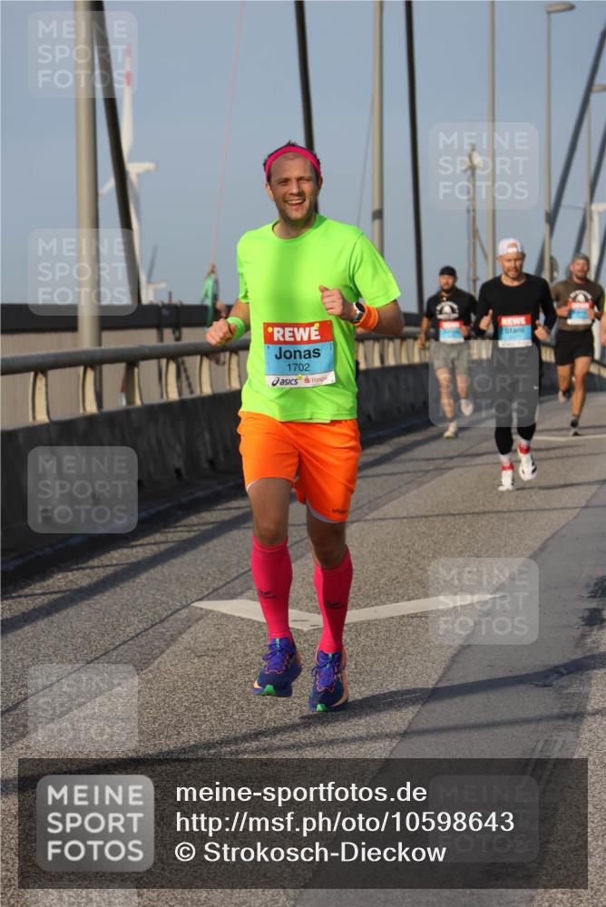 03.10.2026 - Köhlbrandbrückenlauf Strokosch-Dieckow http://msf.ph/oto/10598643 03.10.2026 09:34:53 Position 2 1702 meine-sportfotos.de