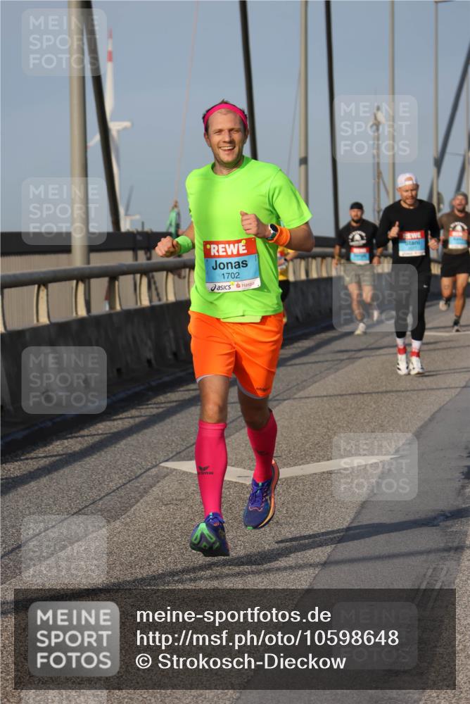03.10.2026 - Köhlbrandbrückenlauf Strokosch-Dieckow http://msf.ph/oto/10598648 03.10.2026 09:34:53 Position 2 1702 meine-sportfotos.de