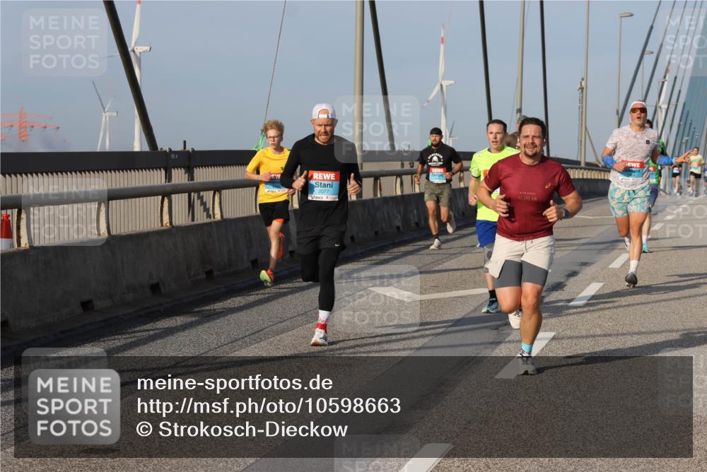 03.10.2026 - Köhlbrandbrückenlauf Strokosch-Dieckow http://msf.ph/oto/10598663 03.10.2026 09:34:58 Position 2 2077, 42, 195 meine-sportfotos.de