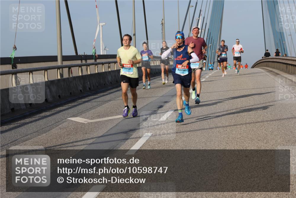 03.10.2026 - Köhlbrandbrückenlauf Strokosch-Dieckow http://msf.ph/oto/10598747 03.10.2026 09:35:12 Position 2 2166, 2130 meine-sportfotos.de