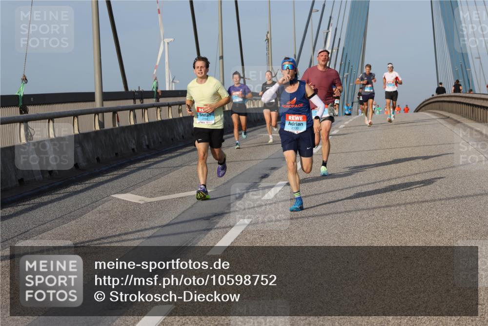 03.10.2026 - Köhlbrandbrückenlauf Strokosch-Dieckow http://msf.ph/oto/10598752 03.10.2026 09:35:12 Position 2 2130 meine-sportfotos.de