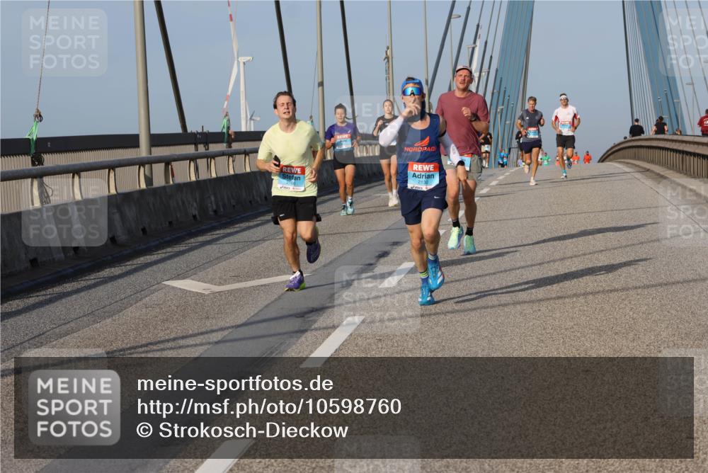 03.10.2026 - Köhlbrandbrückenlauf Strokosch-Dieckow http://msf.ph/oto/10598760 03.10.2026 09:35:12 Position 2 2166, 2130 meine-sportfotos.de