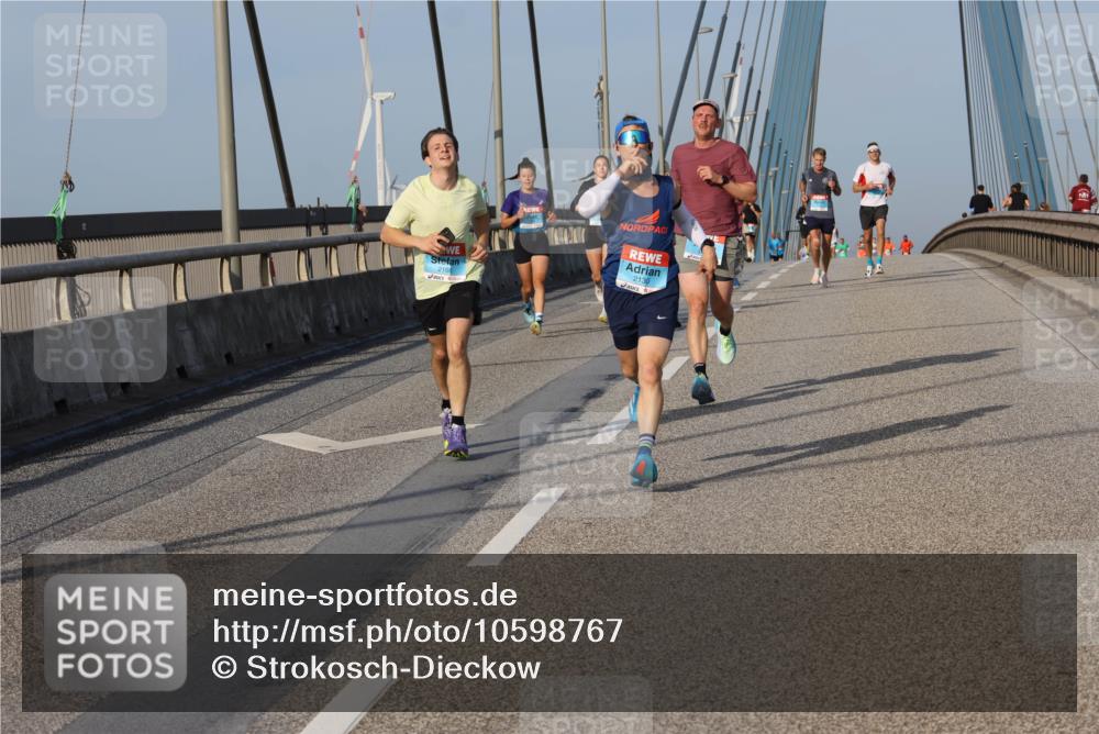 03.10.2026 - Köhlbrandbrückenlauf Strokosch-Dieckow http://msf.ph/oto/10598767 03.10.2026 09:35:13 Position 2 2166, 2130 meine-sportfotos.de