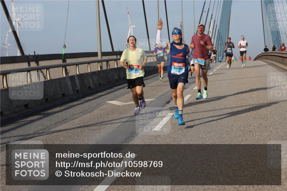 03.10.2026 - Köhlbrandbrückenlauf Strokosch-Dieckow http://msf.ph/oto/10598769 03.10.2026 09:35:13 Position 2 2166, 2130 meine-sportfotos.de