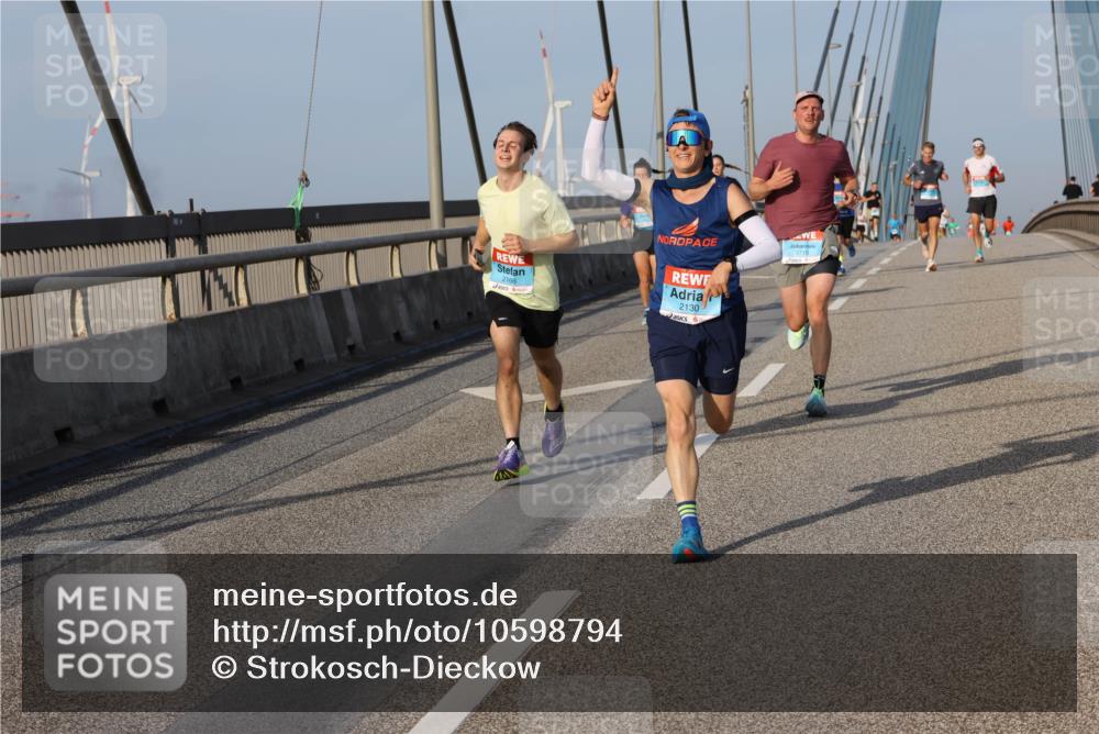 03.10.2026 - Köhlbrandbrückenlauf Strokosch-Dieckow http://msf.ph/oto/10598794 03.10.2026 09:35:14 Position 2 2166, 2130, 3710 meine-sportfotos.de