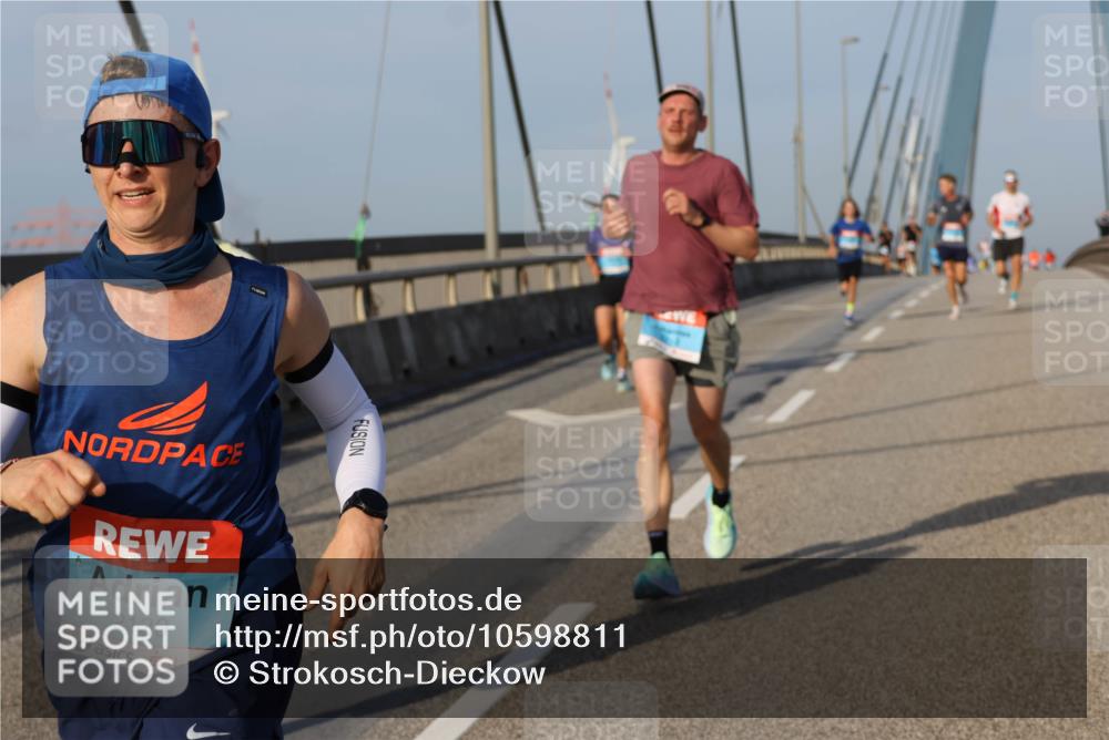 03.10.2026 - Köhlbrandbrückenlauf Strokosch-Dieckow http://msf.ph/oto/10598811 03.10.2026 09:35:15 Position 2 2130 meine-sportfotos.de
