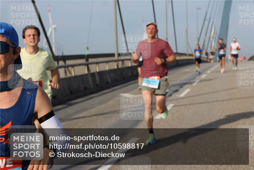 03.10.2026 - Köhlbrandbrückenlauf Strokosch-Dieckow http://msf.ph/oto/10598817 03.10.2026 09:35:16 Position 2  meine-sportfotos.de