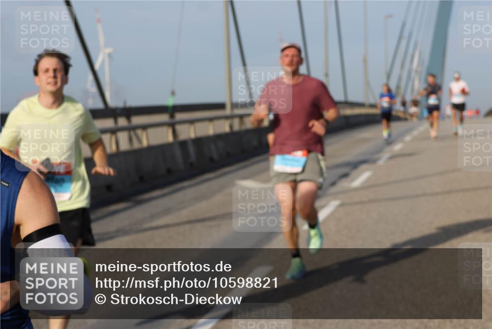 03.10.2026 - Köhlbrandbrückenlauf Strokosch-Dieckow http://msf.ph/oto/10598821 03.10.2026 09:35:16 Position 2  meine-sportfotos.de