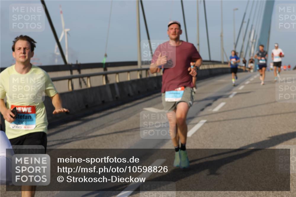 03.10.2026 - Köhlbrandbrückenlauf Strokosch-Dieckow http://msf.ph/oto/10598826 03.10.2026 09:35:16 Position 2 2100 meine-sportfotos.de