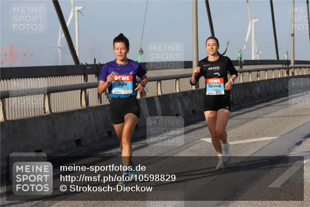 03.10.2026 - Köhlbrandbrückenlauf Strokosch-Dieckow http://msf.ph/oto/10598829 03.10.2026 09:35:18 Position 2 1357, 1425 meine-sportfotos.de