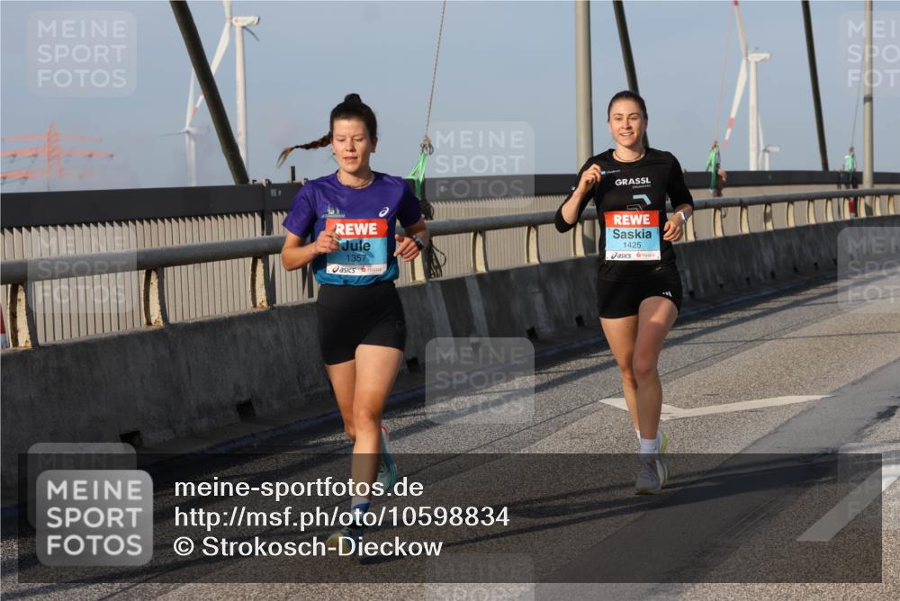 03.10.2026 - Köhlbrandbrückenlauf Strokosch-Dieckow http://msf.ph/oto/10598834 03.10.2026 09:35:18 Position 2 1357, 1425 meine-sportfotos.de