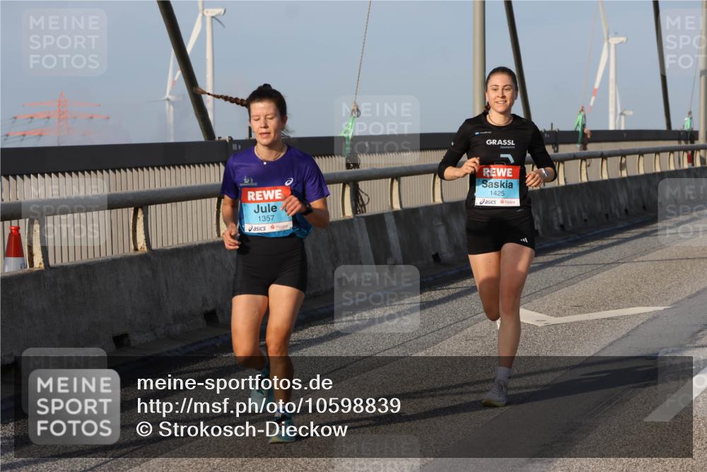 03.10.2026 - Köhlbrandbrückenlauf Strokosch-Dieckow http://msf.ph/oto/10598839 03.10.2026 09:35:18 Position 2 1357, 1425 meine-sportfotos.de