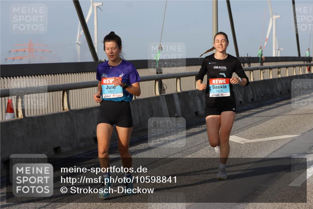 03.10.2026 - Köhlbrandbrückenlauf Strokosch-Dieckow http://msf.ph/oto/10598841 03.10.2026 09:35:18 Position 2 1357, 1425 meine-sportfotos.de
