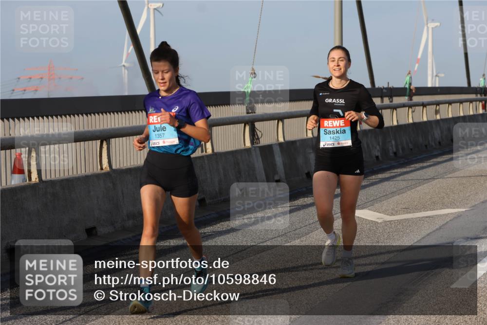 03.10.2026 - Köhlbrandbrückenlauf Strokosch-Dieckow http://msf.ph/oto/10598846 03.10.2026 09:35:18 Position 2 1357, 1425 meine-sportfotos.de