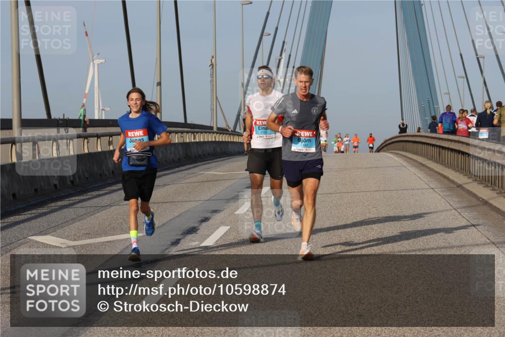 03.10.2026 - Köhlbrandbrückenlauf Strokosch-Dieckow http://msf.ph/oto/10598874 03.10.2026 09:35:20 Position 2 2125, 142, 2025 meine-sportfotos.de
