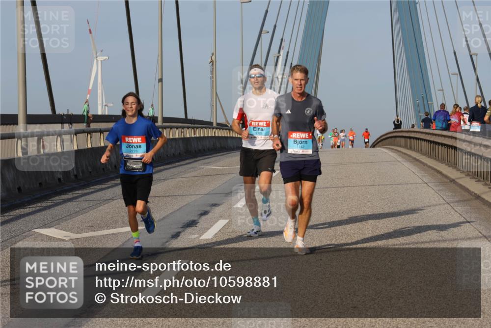 03.10.2026 - Köhlbrandbrückenlauf Strokosch-Dieckow http://msf.ph/oto/10598881 03.10.2026 09:35:20 Position 2 2278, 2125, 1142 meine-sportfotos.de