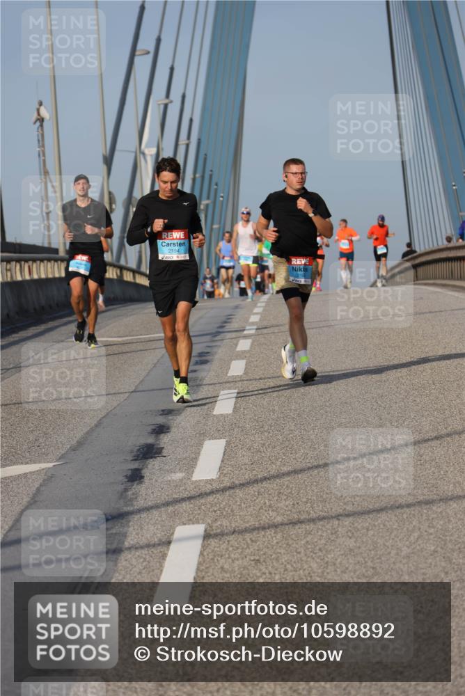 03.10.2026 - Köhlbrandbrückenlauf Strokosch-Dieckow http://msf.ph/oto/10598892 03.10.2026 09:35:31 Position 2 2194, 215 meine-sportfotos.de