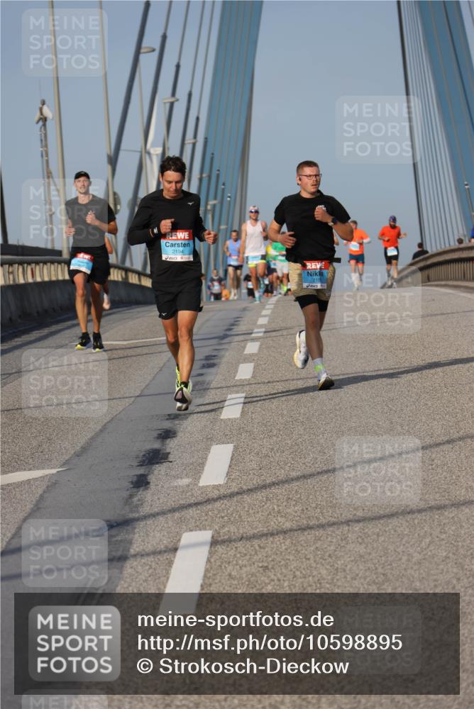 03.10.2026 - Köhlbrandbrückenlauf Strokosch-Dieckow http://msf.ph/oto/10598895 03.10.2026 09:35:31 Position 2 160, 2194, 215 meine-sportfotos.de