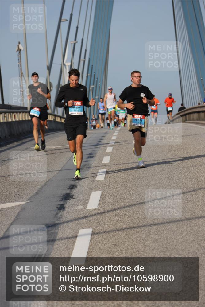 03.10.2026 - Köhlbrandbrückenlauf Strokosch-Dieckow http://msf.ph/oto/10598900 03.10.2026 09:35:31 Position 2 2194 meine-sportfotos.de