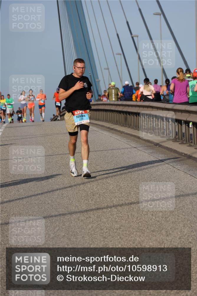 03.10.2026 - Köhlbrandbrückenlauf Strokosch-Dieckow http://msf.ph/oto/10598913 03.10.2026 09:35:33 Position 2 2158 meine-sportfotos.de