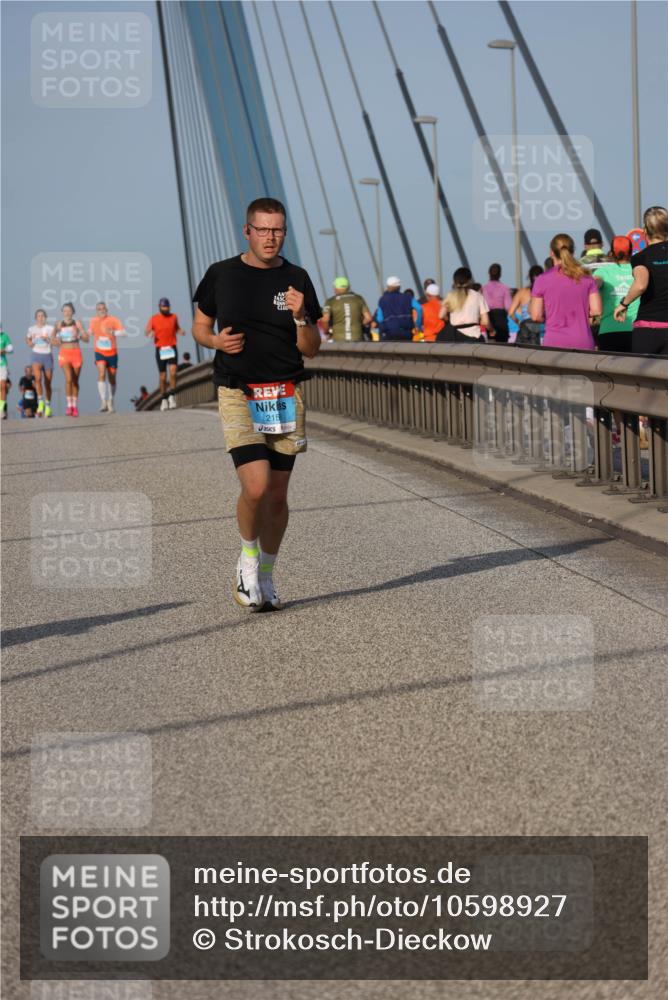 03.10.2026 - Köhlbrandbrückenlauf Strokosch-Dieckow http://msf.ph/oto/10598927 03.10.2026 09:35:33 Position 2 215 meine-sportfotos.de