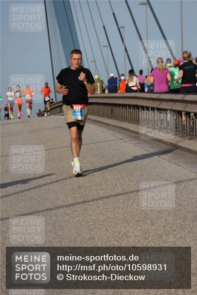 03.10.2026 - Köhlbrandbrückenlauf Strokosch-Dieckow http://msf.ph/oto/10598931 03.10.2026 09:35:33 Position 2 215 meine-sportfotos.de