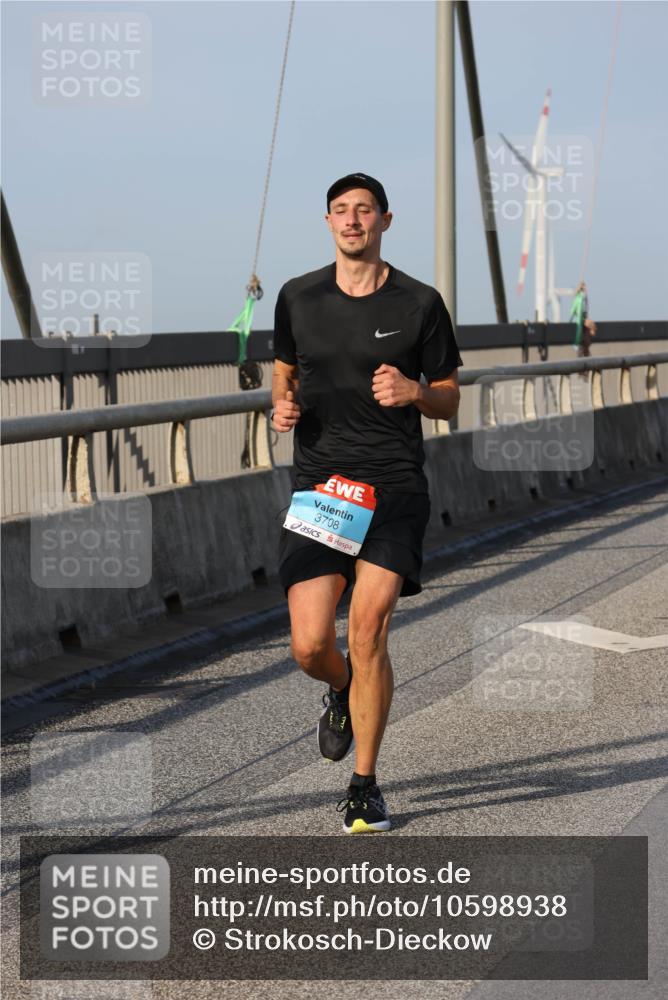 03.10.2026 - Köhlbrandbrückenlauf Strokosch-Dieckow http://msf.ph/oto/10598938 03.10.2026 09:35:38 Position 2 3708 meine-sportfotos.de