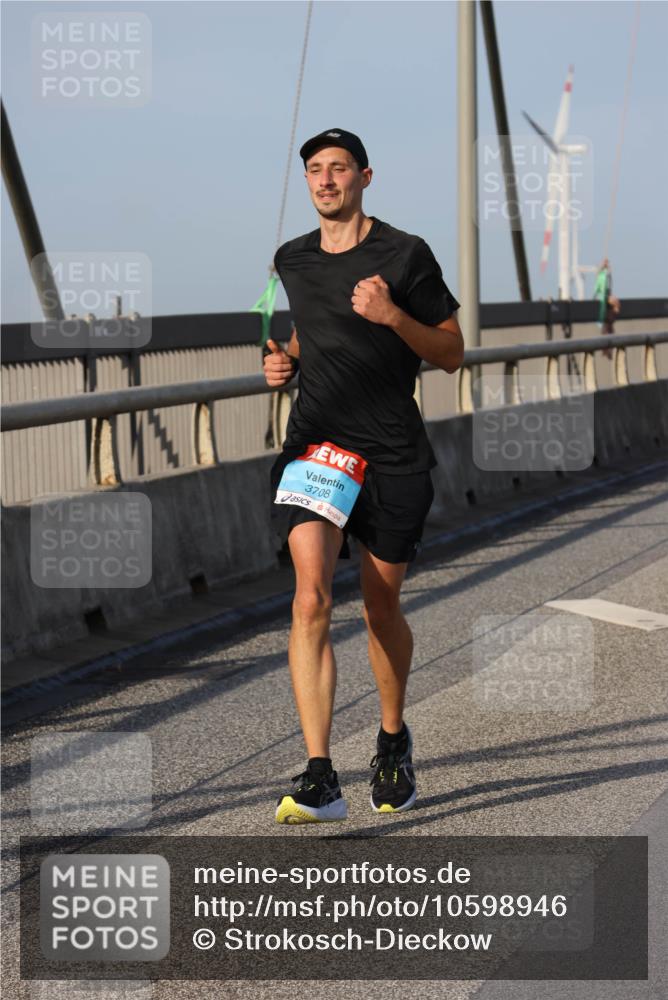 03.10.2026 - Köhlbrandbrückenlauf Strokosch-Dieckow http://msf.ph/oto/10598946 03.10.2026 09:35:38 Position 2 3708 meine-sportfotos.de