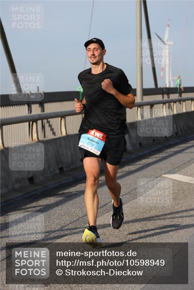 03.10.2026 - Köhlbrandbrückenlauf Strokosch-Dieckow http://msf.ph/oto/10598949 03.10.2026 09:35:39 Position 2 3708 meine-sportfotos.de