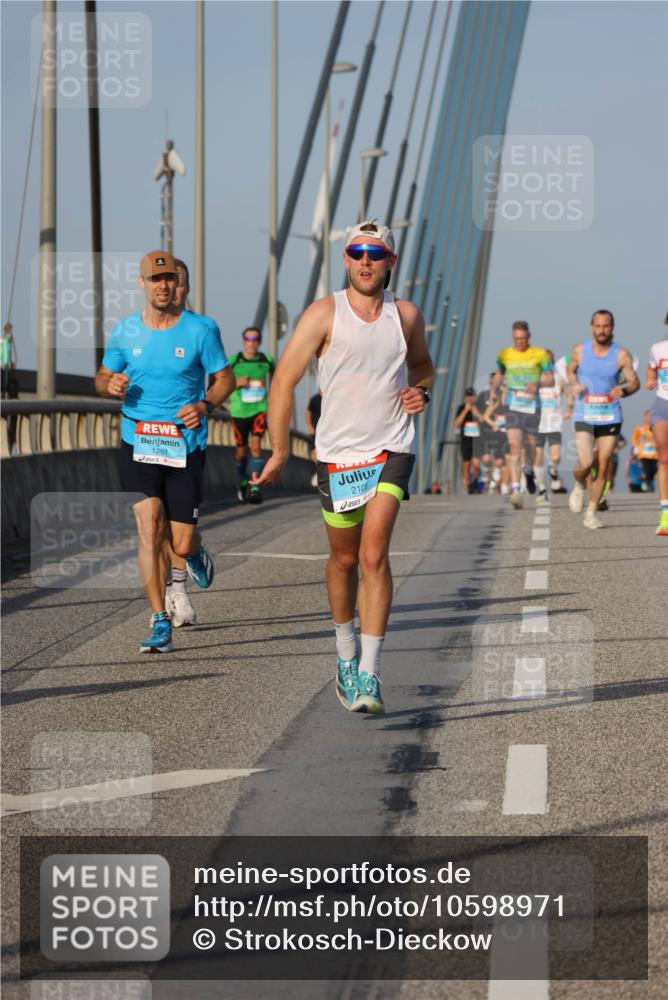 03.10.2026 - Köhlbrandbrückenlauf Strokosch-Dieckow http://msf.ph/oto/10598971 03.10.2026 09:35:43 Position 2 1261, 2108 meine-sportfotos.de